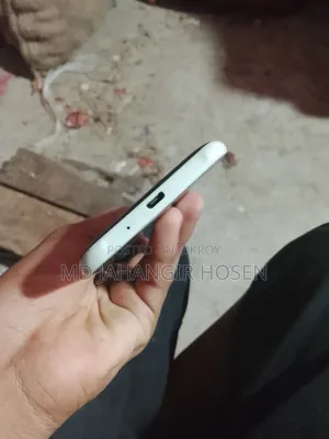 Samsung Galaxy J2 8 GB Black