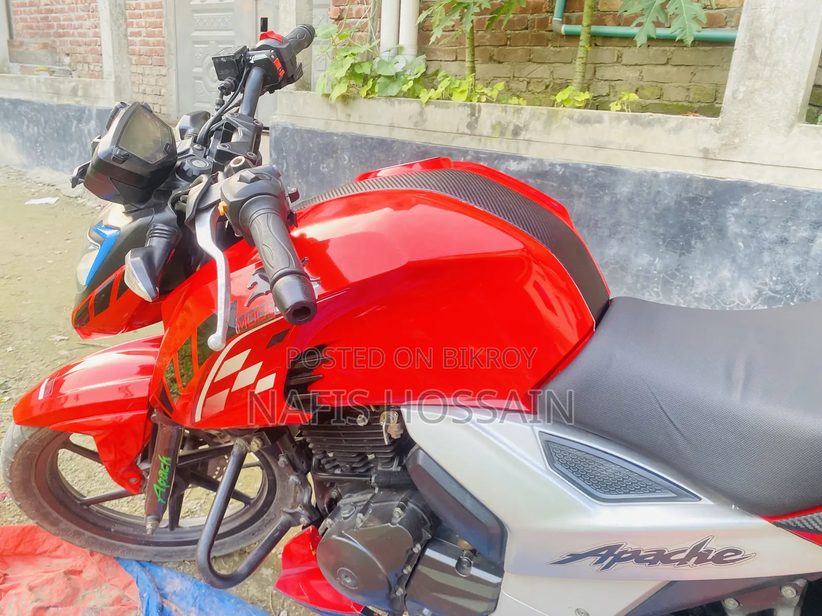 TVS Apache RTR 160 4V 2021 Red