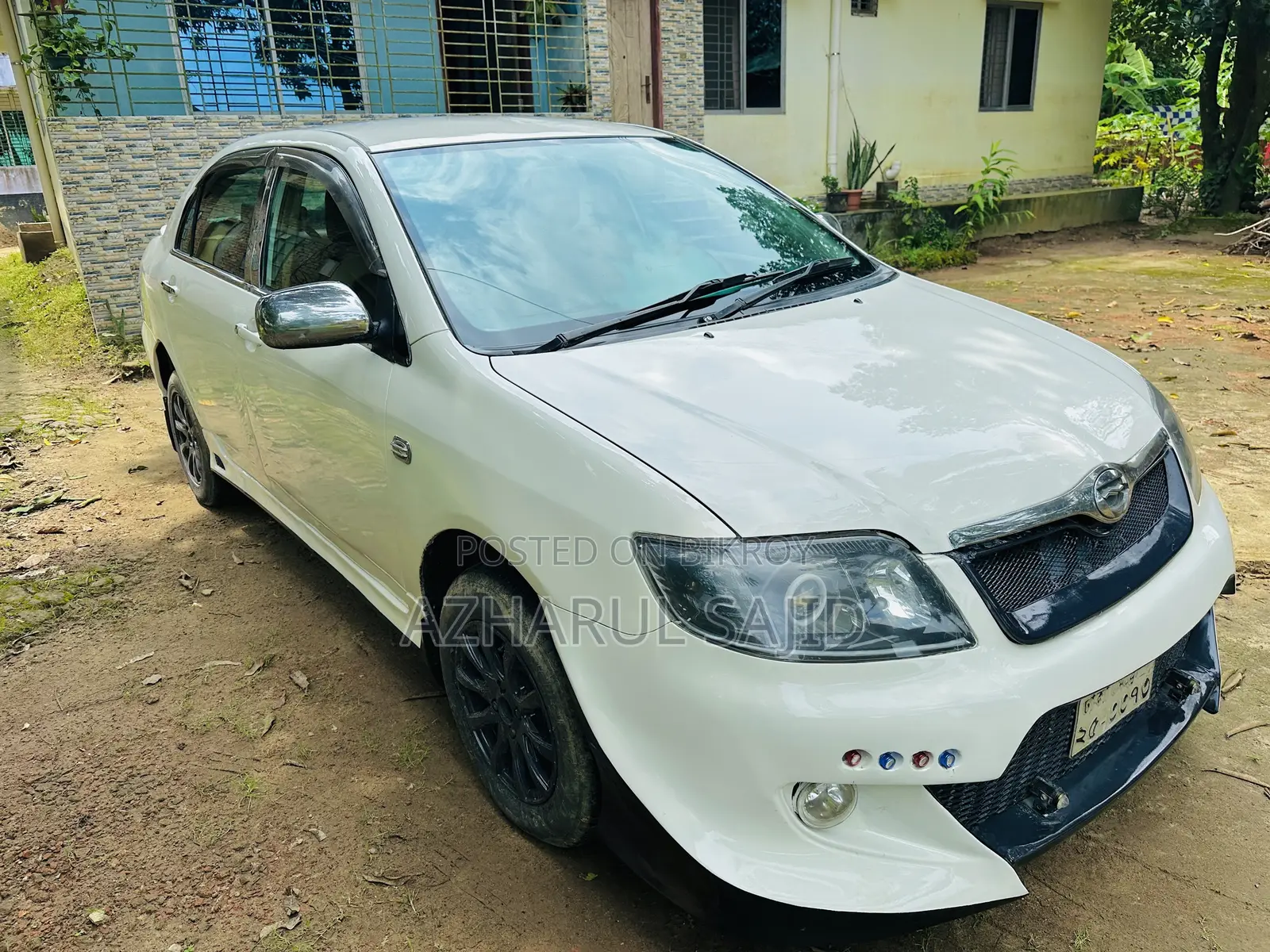 টয়োটা করোল্লা ২০০৫ হোয়াইট