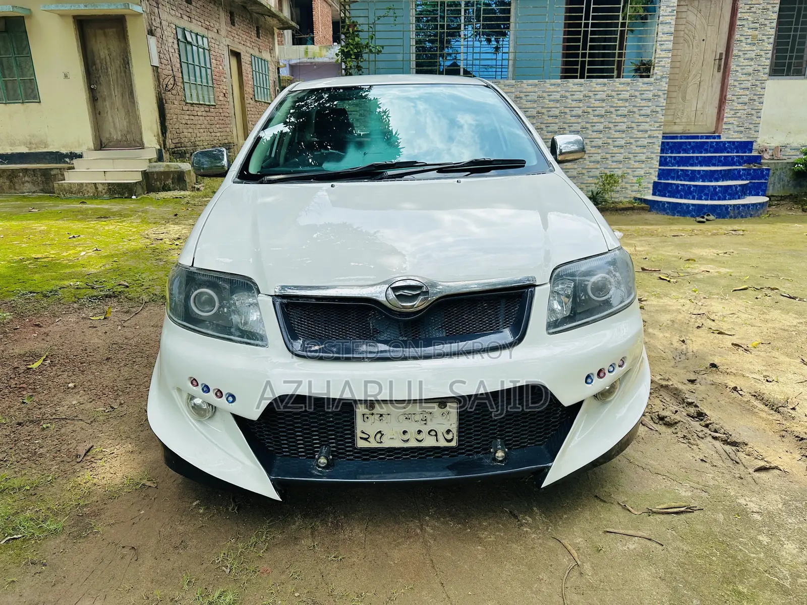 টয়োটা করোল্লা ২০০৫ হোয়াইট