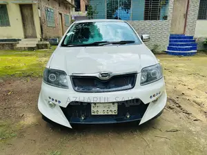 টয়োটা করোল্লা ২০০৫ হোয়াইট