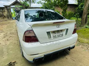 টয়োটা করোল্লা ২০০৫ হোয়াইট