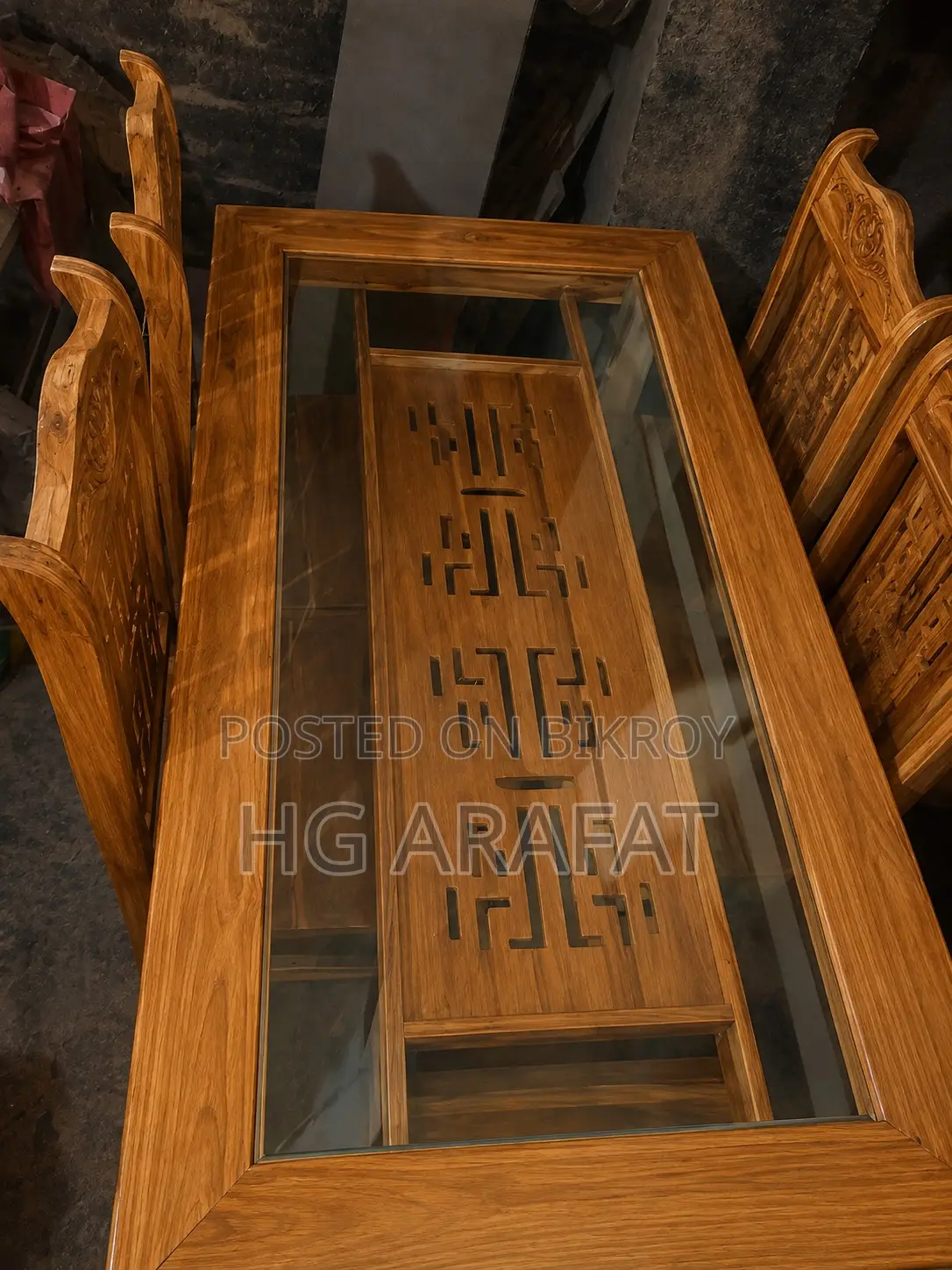 Dining table will be given at offer price contact number