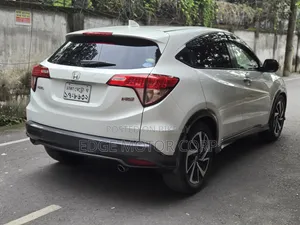 Honda Vezel 1.5 Two-Wheel Drive 2016 Pearl