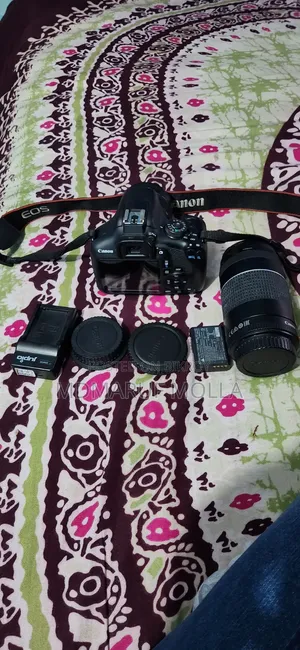 DSLR কেমেরা ফুল ফ্রেশ কন্ডিশন যা যা দেখেন সব পাবেন সাথে একটা ব্যাগ