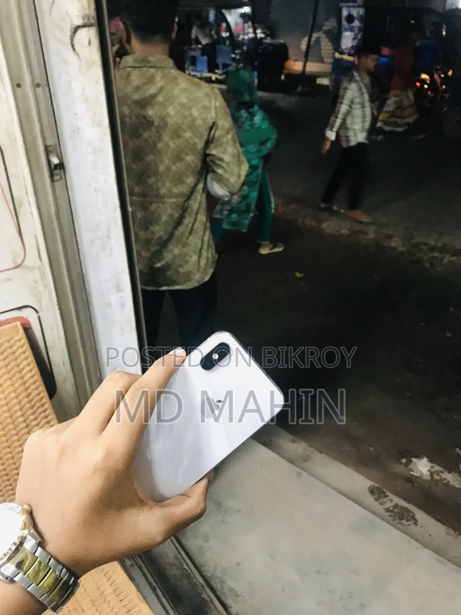 অ্যাপল আইফোন এক্স ২৫৬ জিবি হোয়াইট