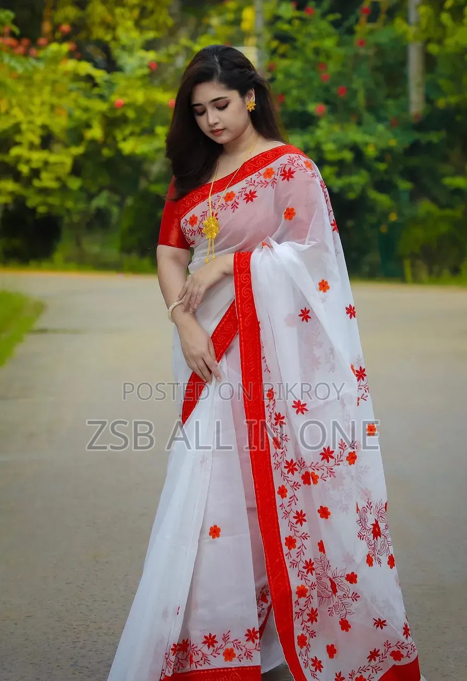 প্রিমিয়াম হাফ সিল্ক শাড়ি