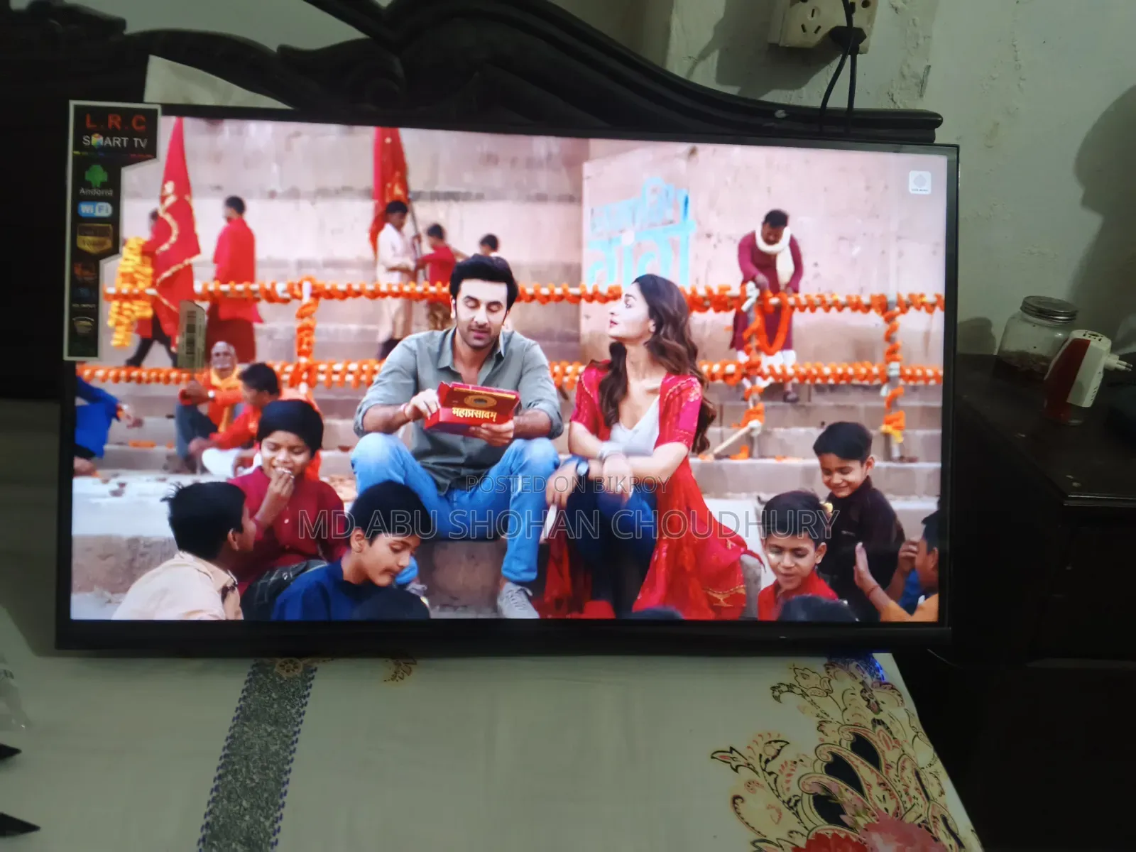 SIKO Smart TV 32 inch Borderless 2/16 GB Free Dish