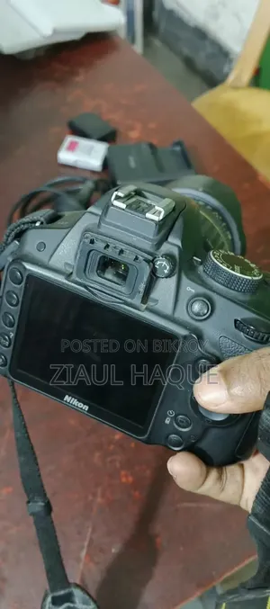 Nikon D3200 & 18-200mm Lens