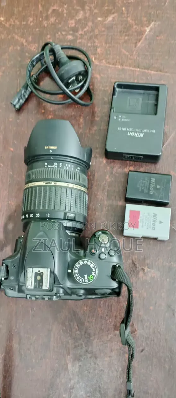 Nikon D3200 & 18-200mm Lens