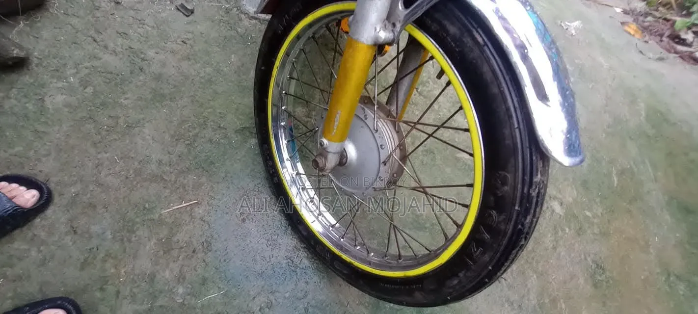 Yamaha 1990 Yellow