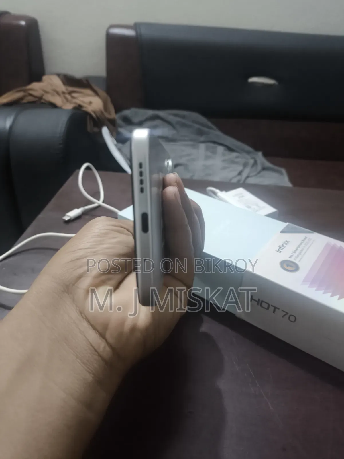 ইনফিনিক্স হট ৭০ ১২৮ জিবি সিলভার