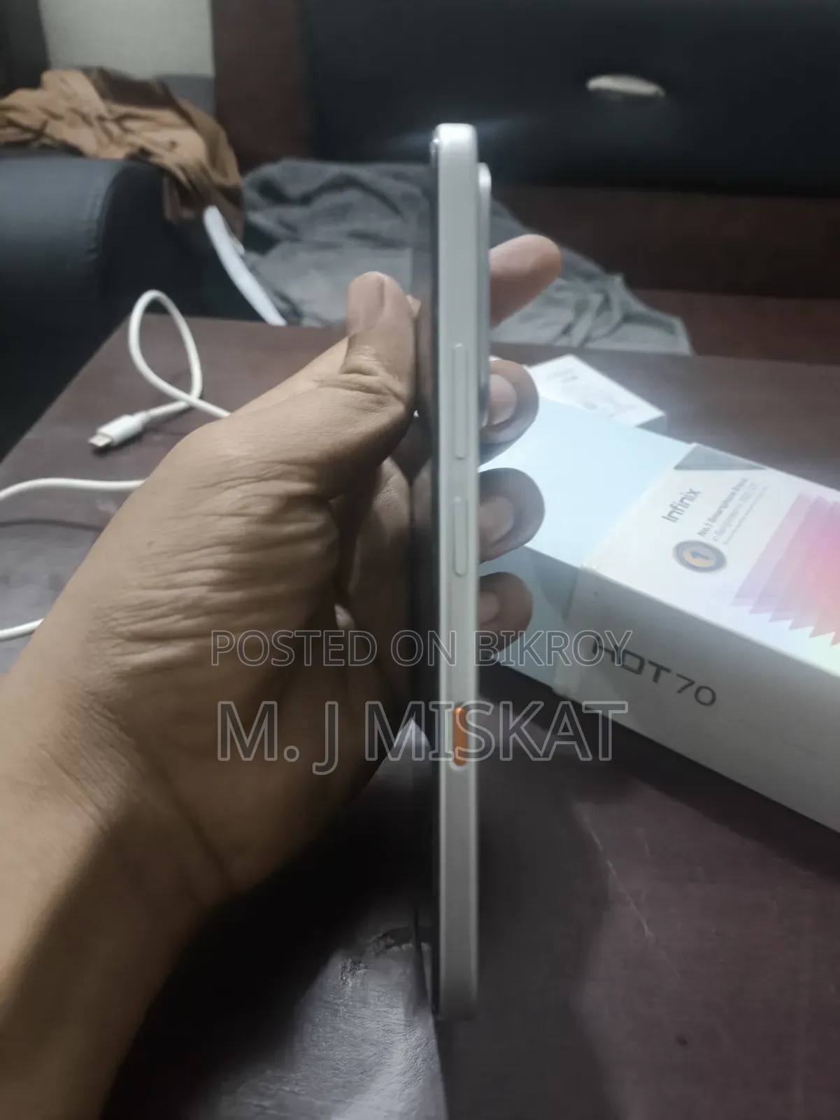 ইনফিনিক্স হট ৭০ ১২৮ জিবি সিলভার
