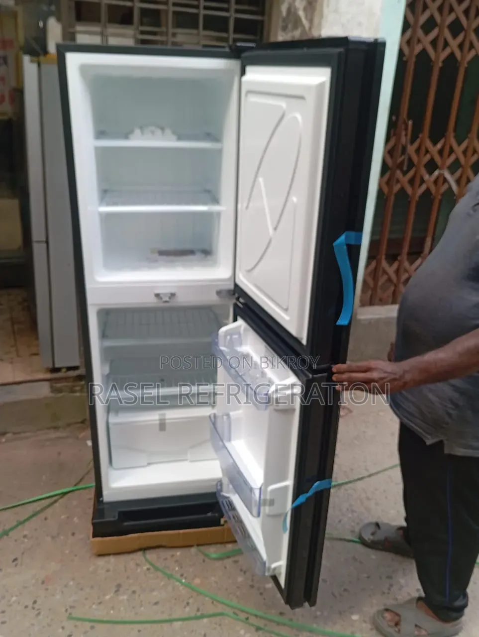 176 Liter Walton Refrigerator Model WFD-1f3-Gdel at 30% discount.
