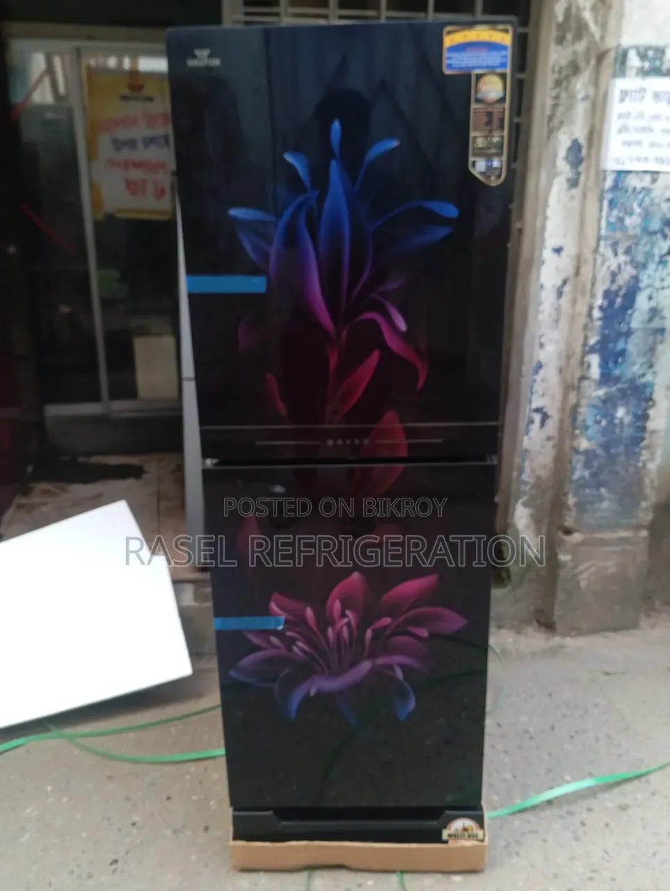 176 Liter Walton Refrigerator Model WFD-1f3-Gdel at 30% discount.