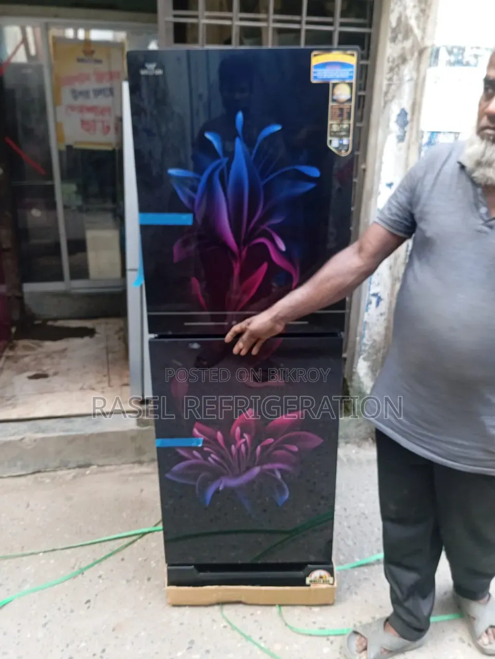 176 Liter Walton Refrigerator Model WFD-1f3-Gdel at 30% discount.