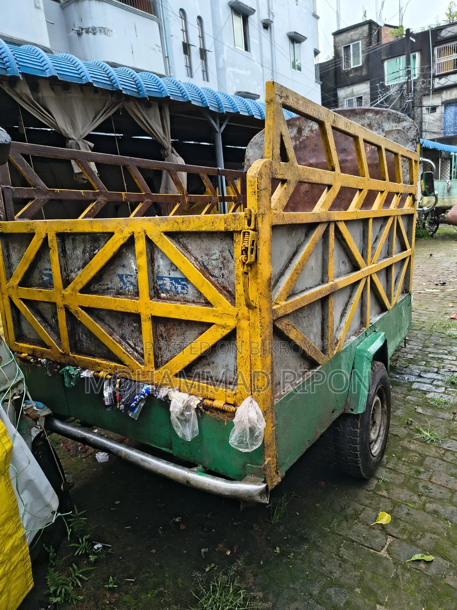 এই গাড়ি কম টাকায় বিক্রয় করা হবে কেউ গাড়িটি বিক্রি করে দিলে খুশিকরব
