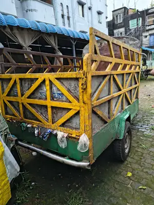 এই গাড়ি কম টাকায় বিক্রয় করা হবে কেউ গাড়িটি বিক্রি করে দিলে খুশিকরব