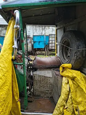 এই গাড়ি কম টাকায় বিক্রয় করা হবে কেউ গাড়িটি বিক্রি করে দিলে খুশিকরব