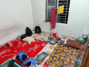 সাবলেট ভাড়া হবে (নভেম্বর মাস থেকে)
✧ একটি রুম এবং রুমের পাশেই ওয়াশরুম। 

✷ সাত তলা বিল্ডিং এর পাঁচ তলায় (বিল্ডিং এর সামনের সাইট)

✷ভাড়া: ৬০০০ (ফিক্সড)

✷সার্ভিস চার্জ: ৫০০ টাকা (পানির বিল, ওয়াইফাই, ময়লার বিল)

লোকেশন: শাহজাদপুর, খিলবাড়ির টেক রোড, বন্ধু বাজারের পাশে, (মেইন রোড/কনফিডেন্স সেন্টার থেকে ৪-৫ মিনিট হাঁটার দূরত্ব)

 ---বি:দ্র: 
✷ এক রুম একজনকেই ভাড়া দিব। 
✷ শুধুমাত্র পুরুষ চাকরিজীবী ব্যাচেলরদের জন্য।

বিস্তারিত জানতে: 01851340044 (Call/What's App)