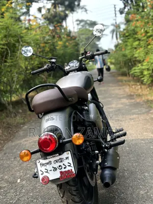 নিউ রয়্যাল এনফিল্ড ক্লাসিক ৩৫০ ২০২৪ গ্রে