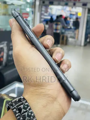 অ্যাপল আইফোন ১১ ২৫৬ জিবি কালো