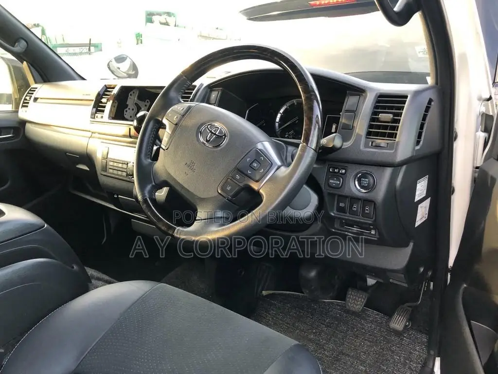 Toyota HiAce 2020 White