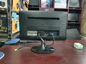 স্পট ** স্যামসাং ১৯ ইঞ্চি ওয়াইড এইচডি প্লাস মনিটর