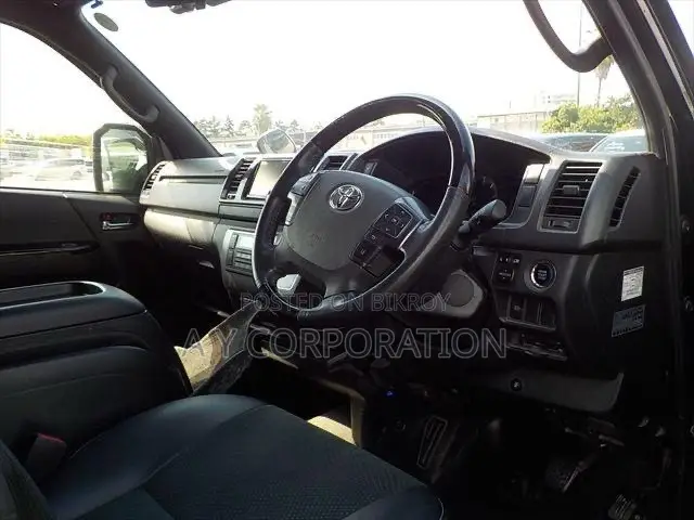 Toyota HiAce 2020