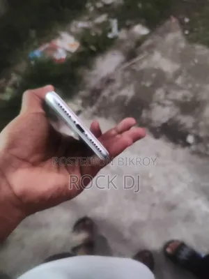 অ্যাপল আইফোন ৭ ৩২ জিবি সিলভার