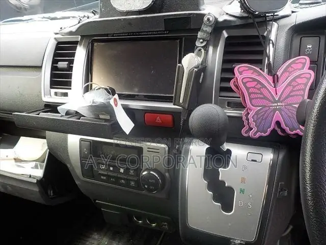 Toyota HiAce 2020 White