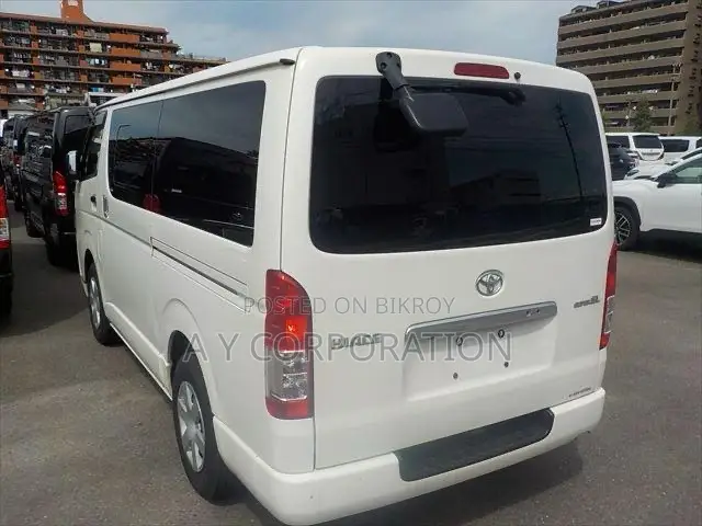 Toyota HiAce 2020 White