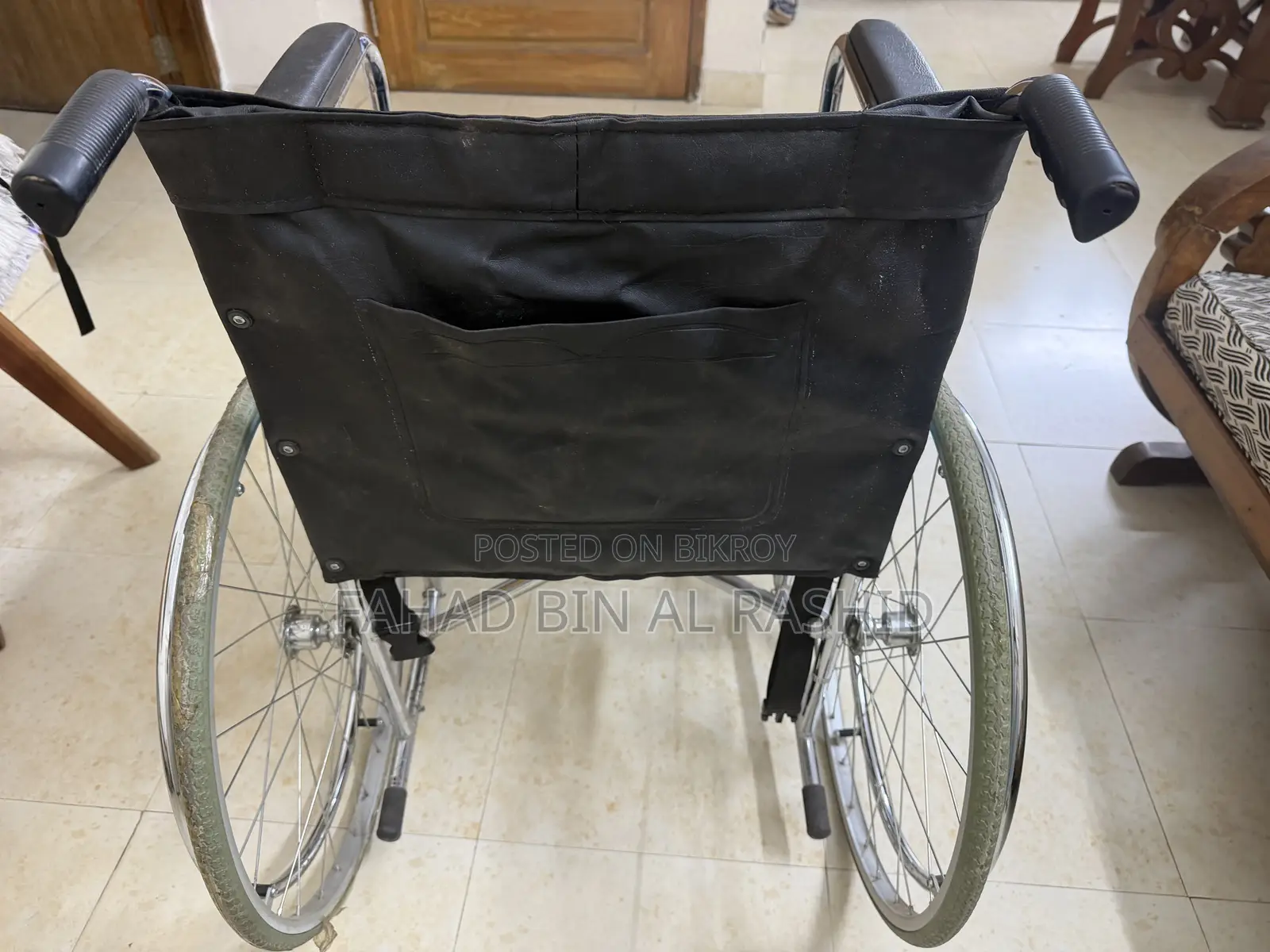 হুইল চেয়ার (প্রায় নতুন)