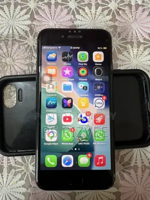 Apple iPhone SE (2022) 64 GB Gray