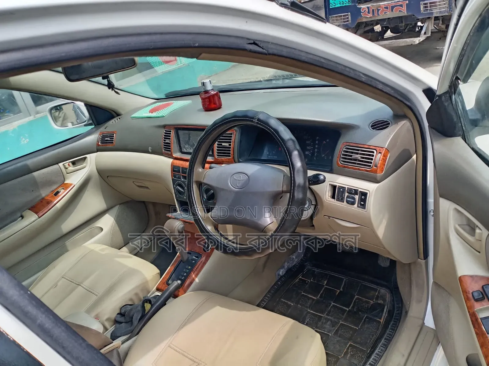 Toyota Corolla 2002 White
