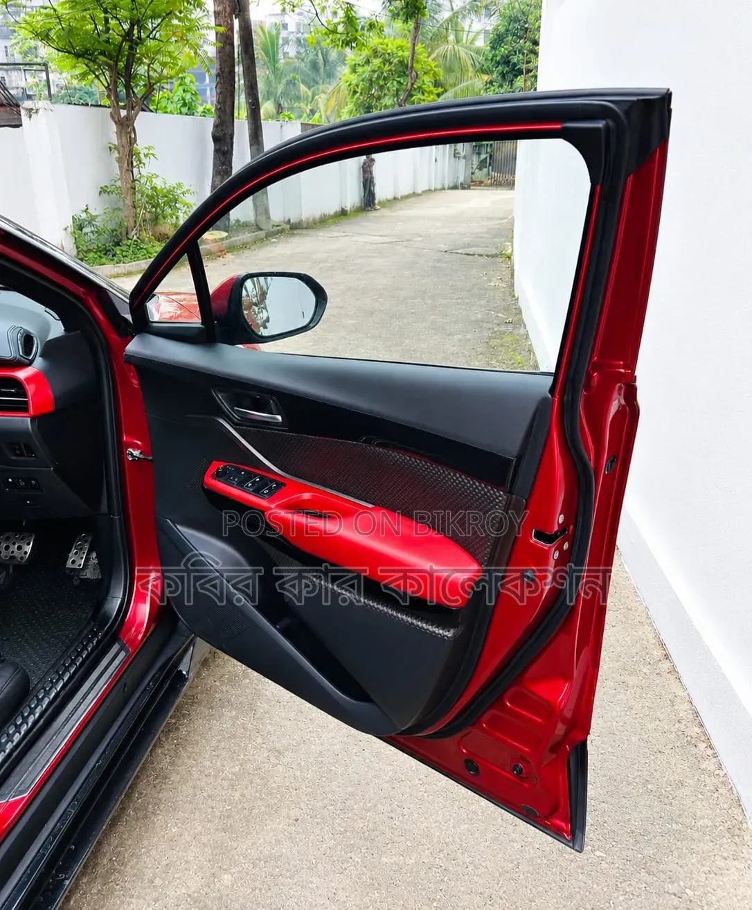 Toyota C-HR 2017 Red