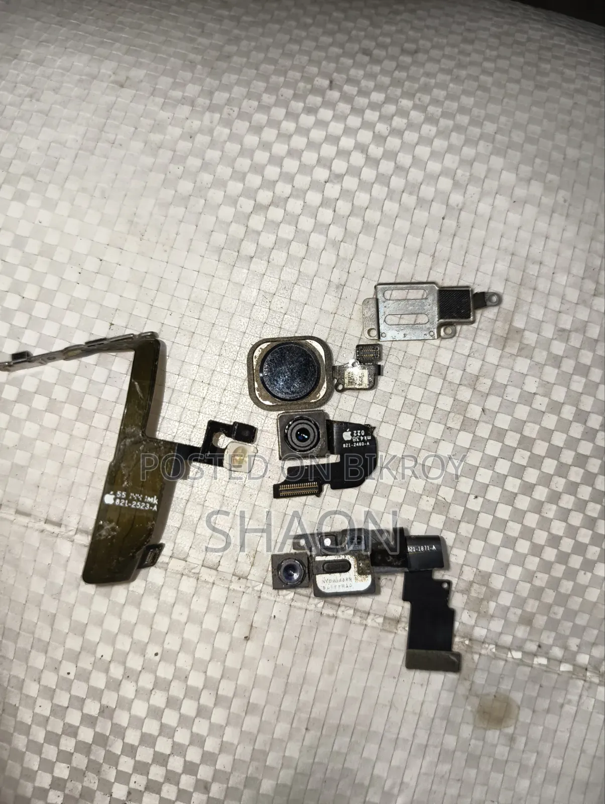 iPhone 6 Camera Finger Button