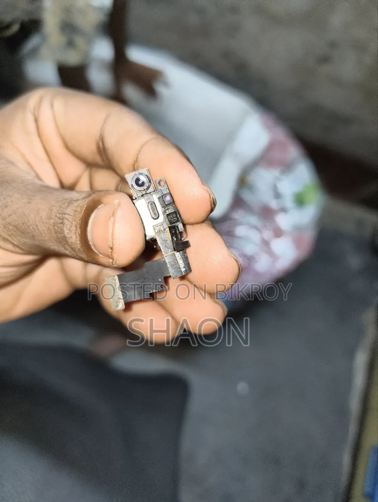 iPhone 6 Camera Finger Button