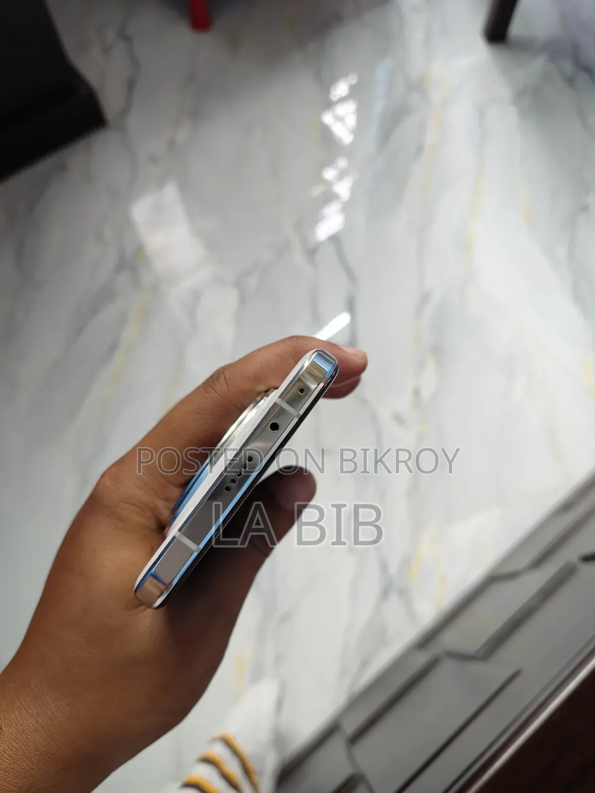 অনার ম্যাজিক৬ প্রো ২৫৬ জিবি হোয়াইট