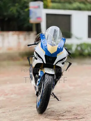 ইয়ামাহা আর১৫এম ২০২২ সাদা