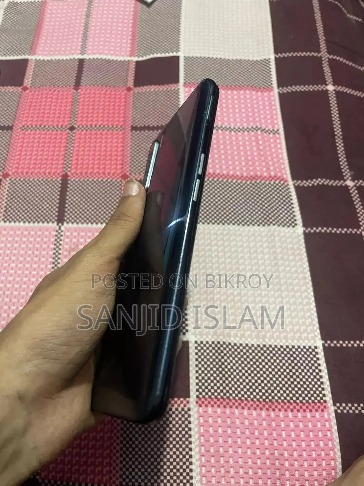 অপ্পো এফ১৫ ২৫৬ জিবি কালো