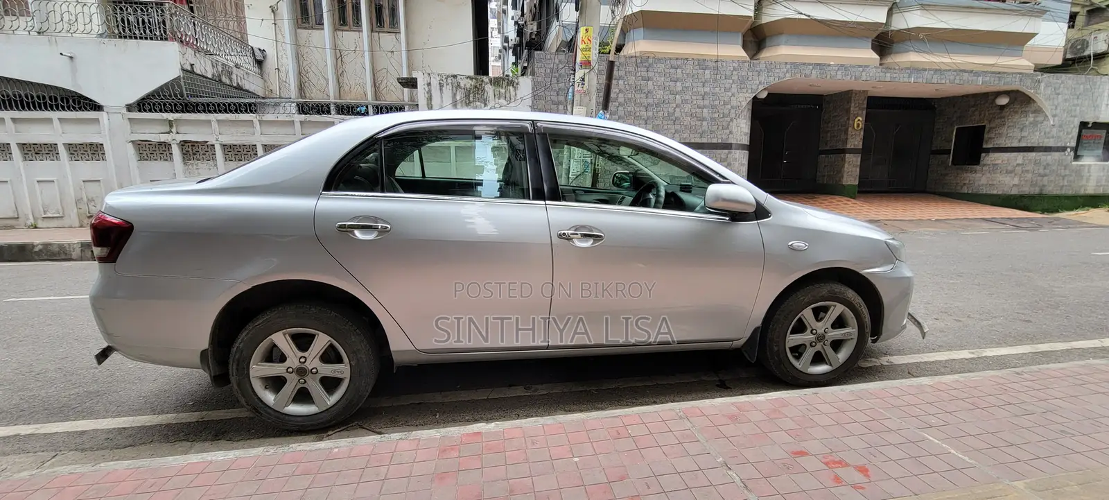 টয়োটা অ্যাক্সিও ড্রাইভারসহ ভাড়া