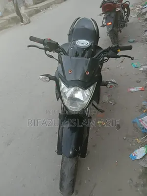 সুজুকি গিক্সার ২০২৫ কালো
