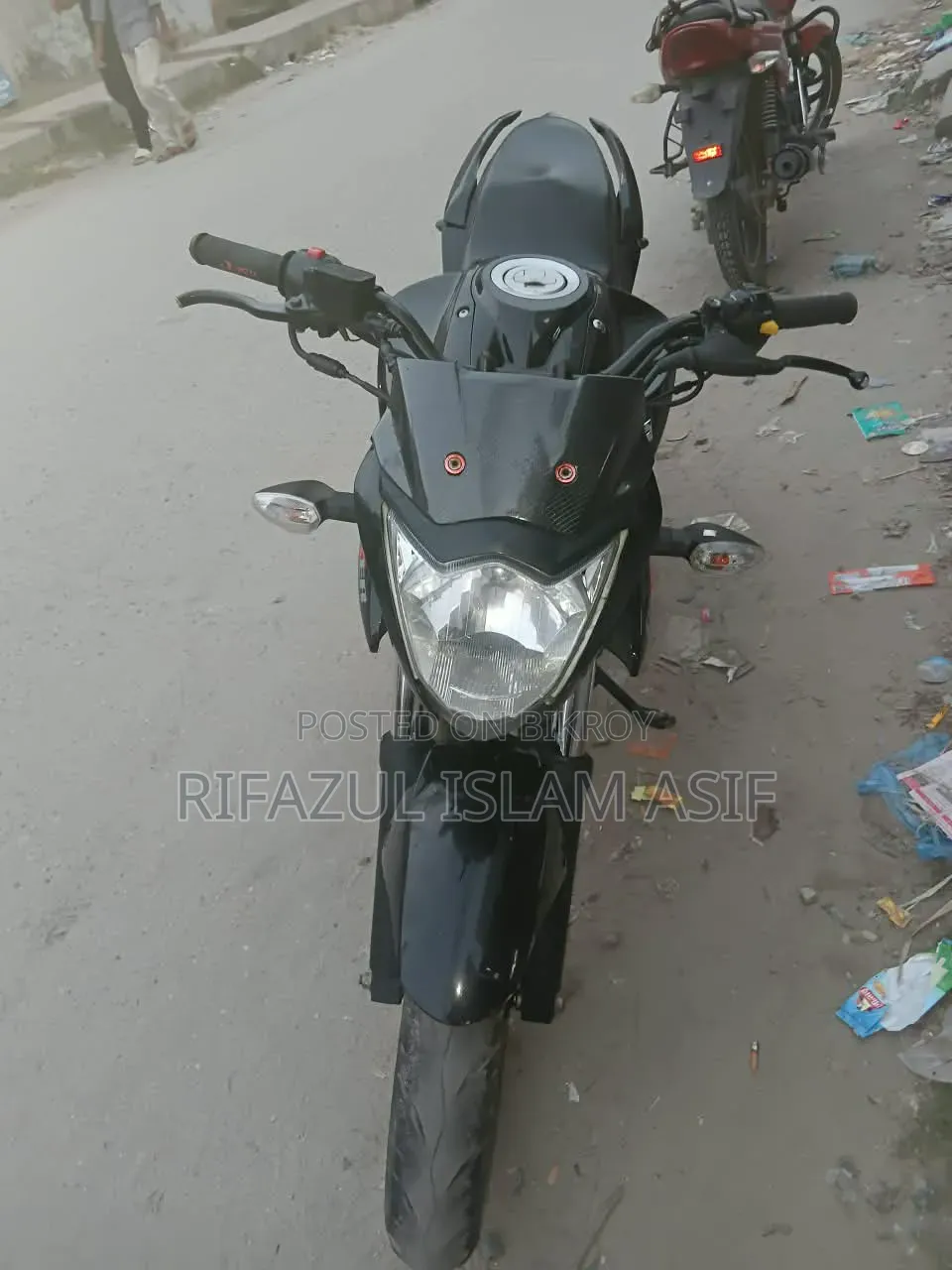 সুজুকি গিক্সার ২০২৫ কালো