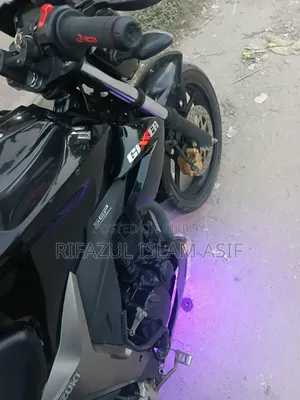 সুজুকি গিক্সার ২০২৫ কালো