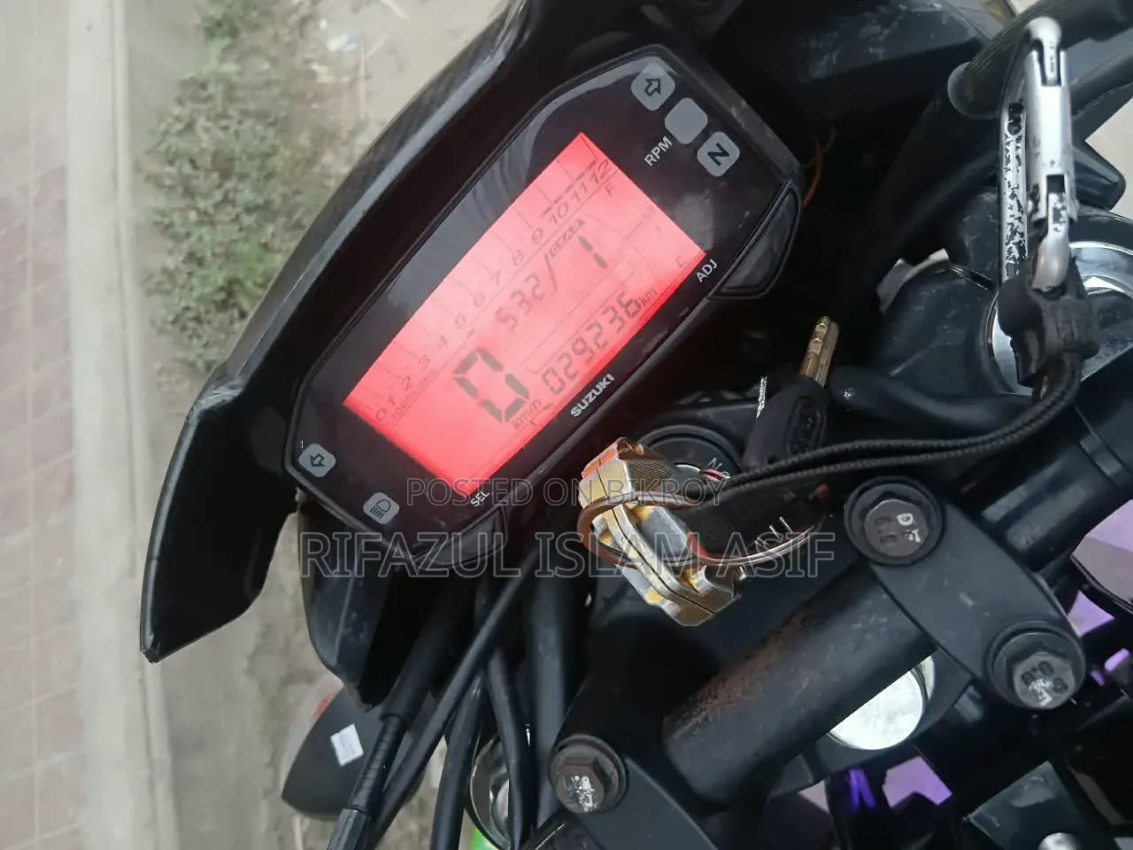 সুজুকি গিক্সার ২০২৫ কালো