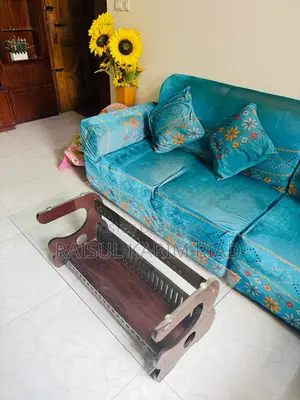 সেন্টার টেবিল