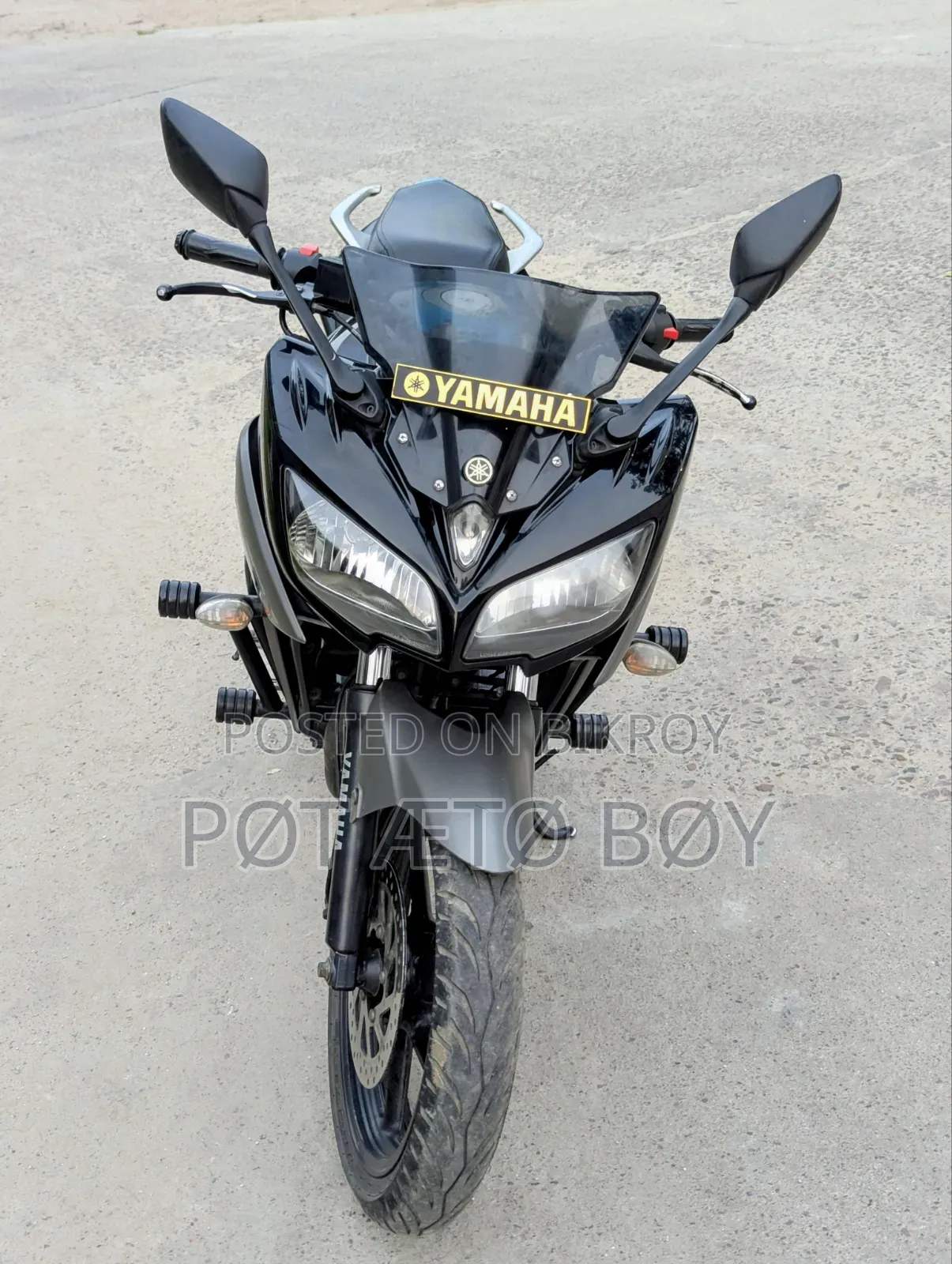 ইয়ামাহা ফেজার এফআই ভি২ ২০১৯ কালো