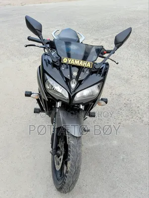 ইয়ামাহা ফেজার এফআই ভি২ ২০১৯ কালো