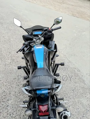 ইয়ামাহা ফেজার এফআই ভি২ ২০১৯ কালো